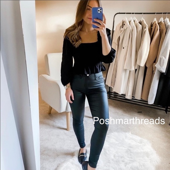 Zara bloggers fave smocked black top - Picture 6 of 16